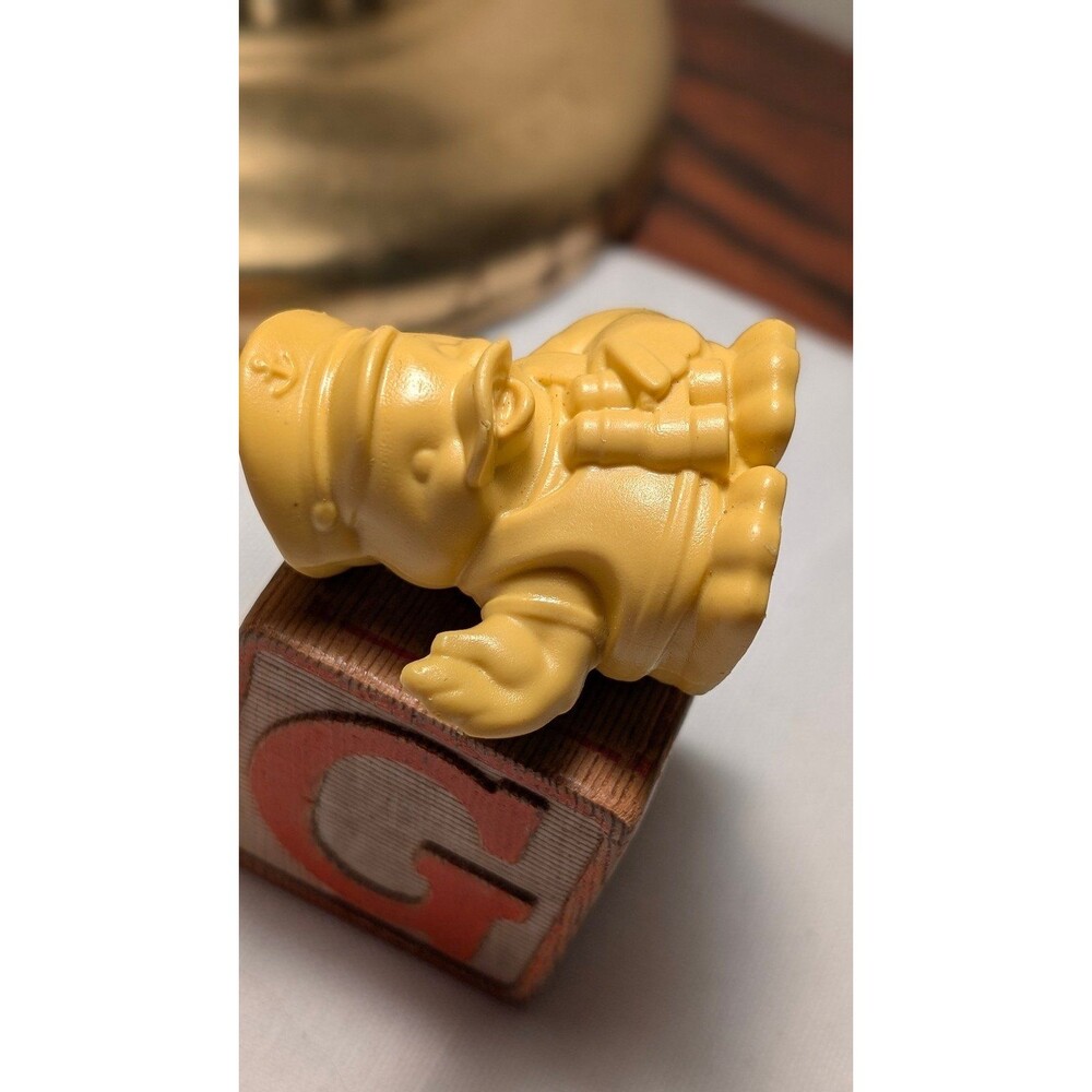 Vintage 80s Cap'n Crunch Sailor Duck Cereal Prize - Picture 5 of 10